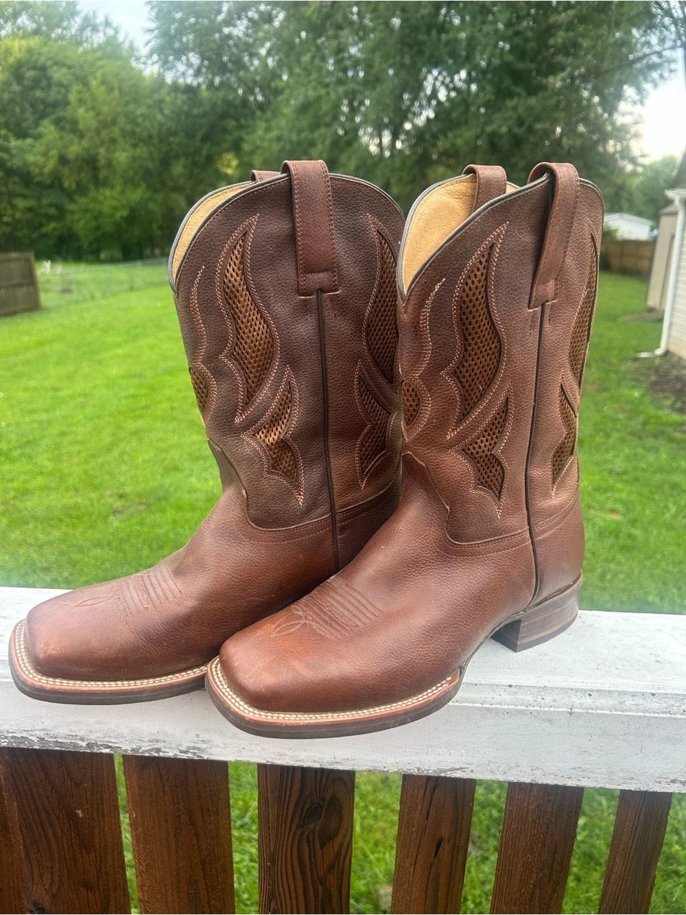 Men's Brown Leather Western Pull-On Boots